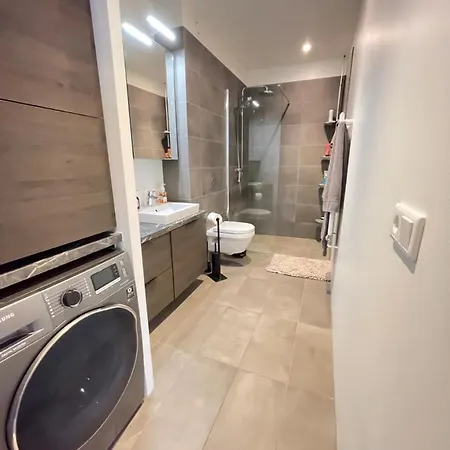 Apartment Efstaleiti 21