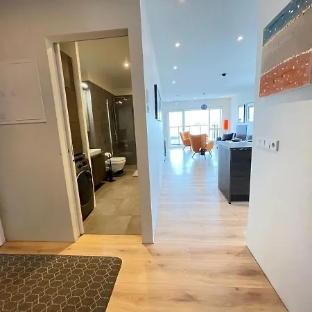 Apartment Efstaleiti 21